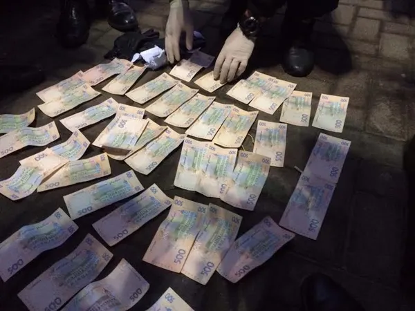 Повідомили деталі затримання банкіра-хабарника в Луцьку