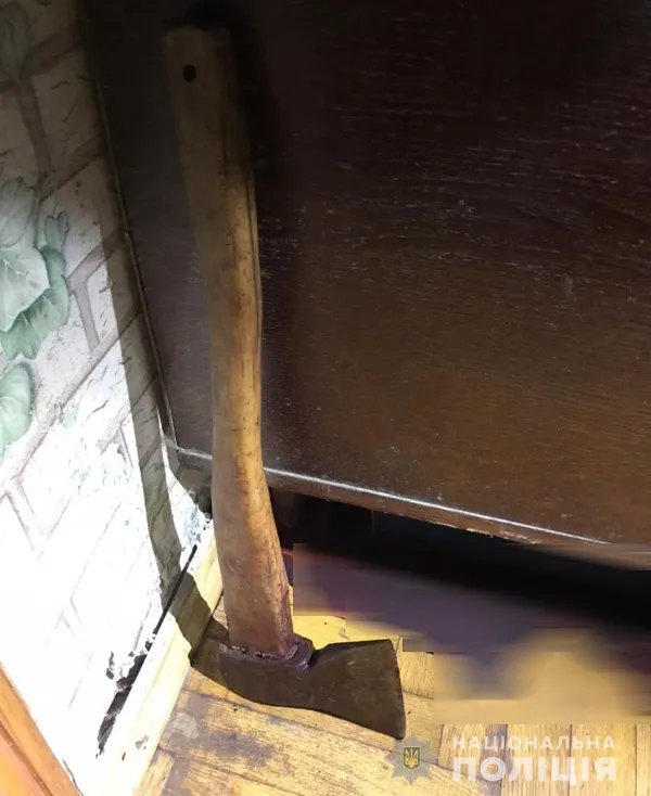 Зарубали сокирою: у Луцьку на Соборності – подвійне вбивство (фото, відео)