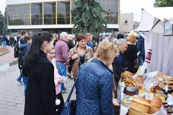 Торгівля по-волинськи: у центрі Луцька – святковий ярмарок (фото)