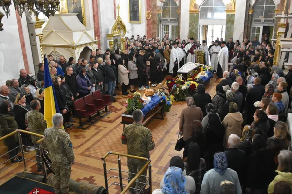 У Луцьку попрощалися із загиблими на Донеччині Олександром Чируком та Іваном Литвіном