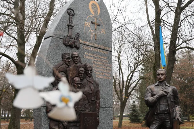 У Луцьку вшанували пам'ять Героїв Небесної Сотні (фото)
