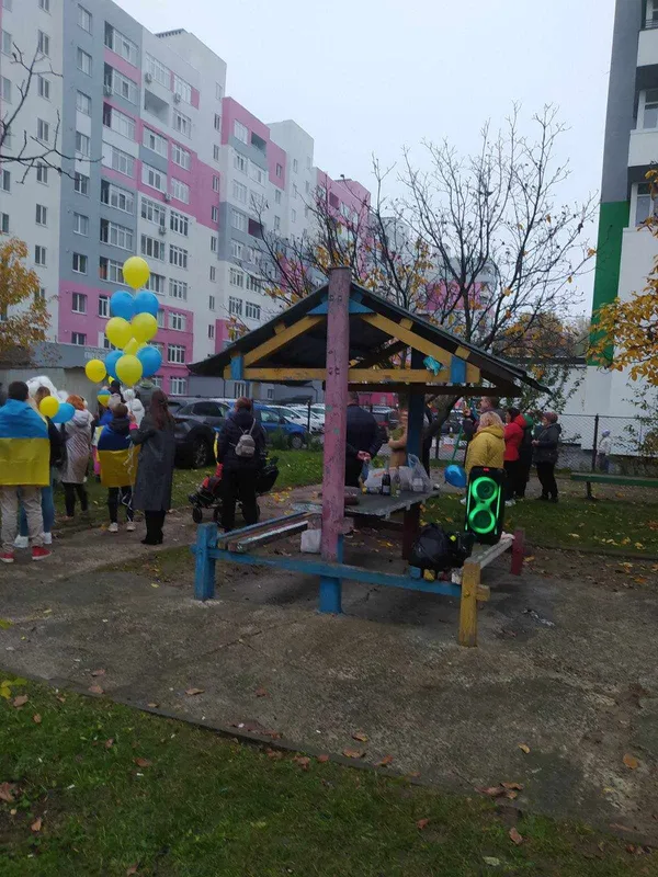 Лучани привітали з поверненням додому звільненого з полону Дмитра Селютіна (фото)