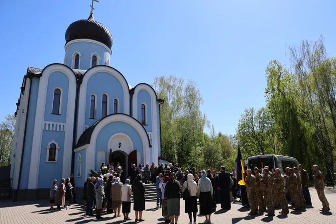 Загинув на Великдень: у Луцьку попрощались з Героєм Олександром Кущем