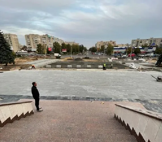 Показали, що зробили на площі перед луцьким РАЦСом (фото)
