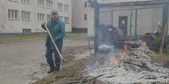 У Луцьку муніципали покарали двірника, який задимів проспект Відродження (фото)