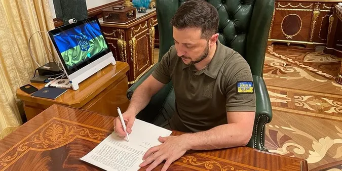 Зеленський підписав закони про пільговий імпорт енергообладнання