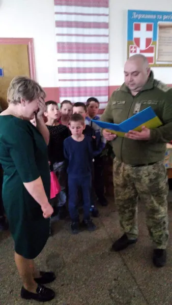 На Волині родині полеглого воїна Володимира Савчука вручили його орден «За мужність» (фото)