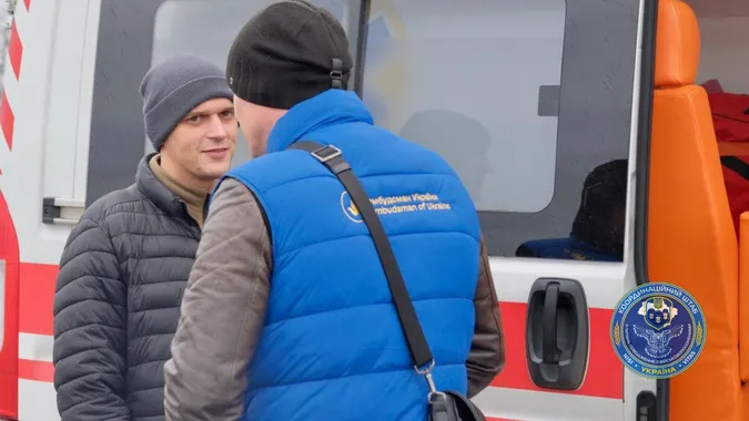 З російського полону повернули ще 12 українців: серед них – п'ятеро важкопоранених (фото)