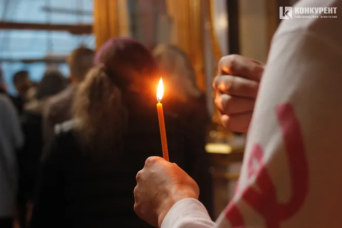 Знову похорон: Луцьк попрощався із загиблим захисником Віталієм Степанишеним (фото, відео)