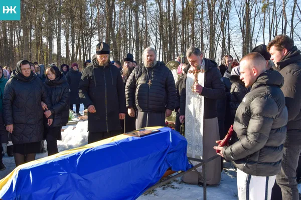Без батька залишилися двоє дітей: на Волині попрощалися з воїном Віктором Веремійчиком (фото)