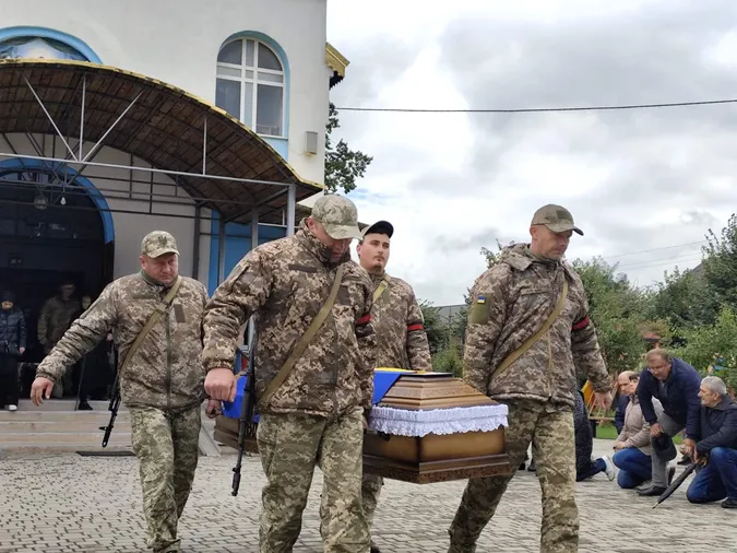 У Ківерцях провели в останню дорогу захисника Олександра Мишка (фото)