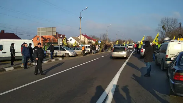 На Волині власники «євроблях» перекрили трасу Луцьк-Ковель