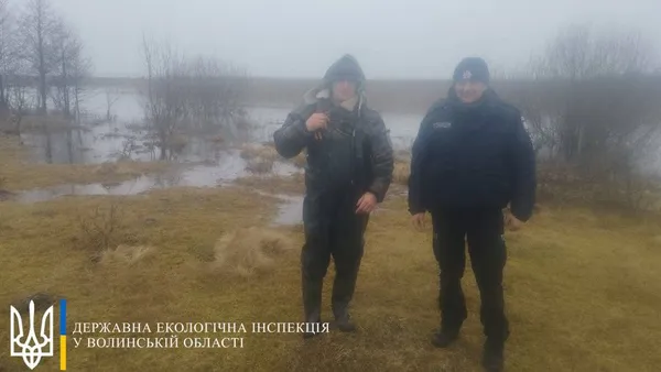 На Волині з водойм витягнули понад пів кілометра сіток (фото)