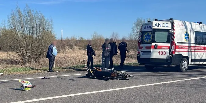На Волині 15-річний «байкер» протаранив рейсовий автобус