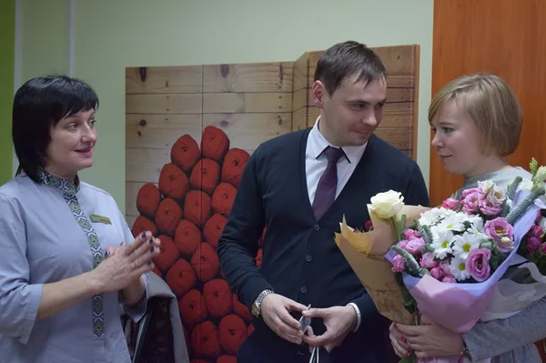 У луцькому ЦНАПі на Миколая одружилися 5 закоханих пар (фото)
