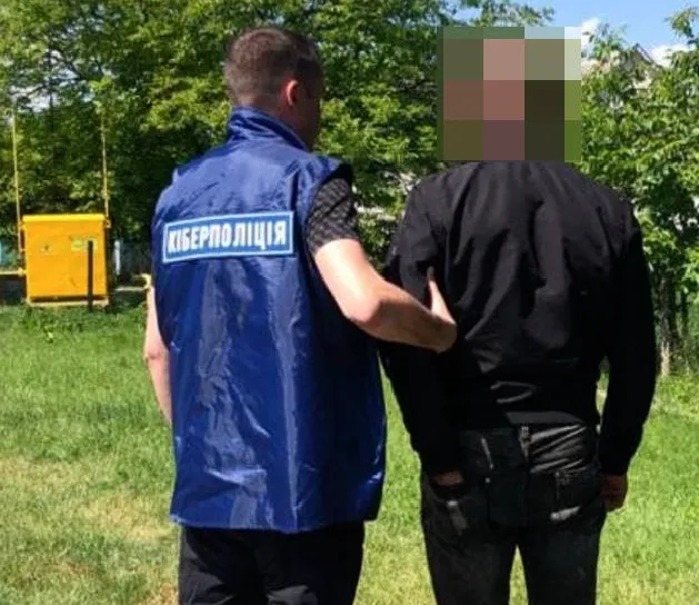 На Волині затримали збоченця, який розбещував і шантажував неповнолітніх (фото)