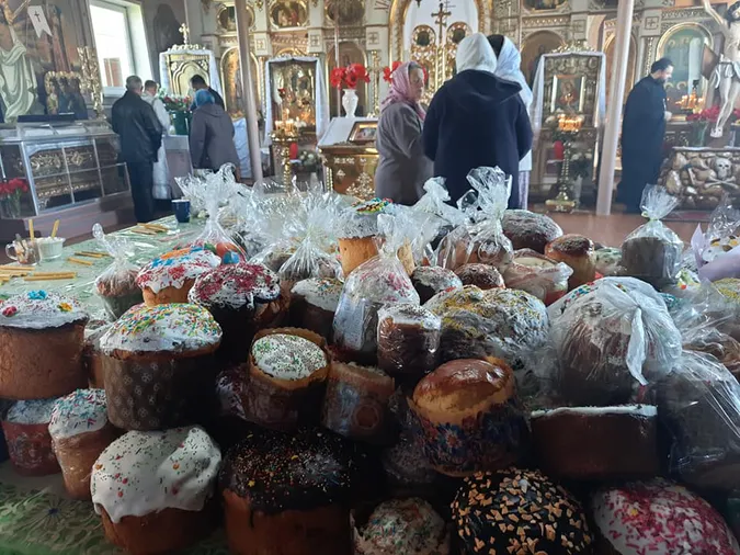 Хірург та священник Валіхновський відправив службу в храмі у Турійську (фото, відео)
