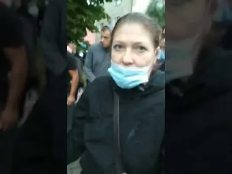 Зривав номери з автівки: у Луцьку чоловік розбив голову під час затримання патрульними (відео)