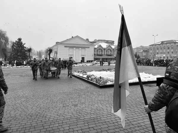 У Ковелі попрощались з  командиром аеромобільного взводу Владиславом  Романюком