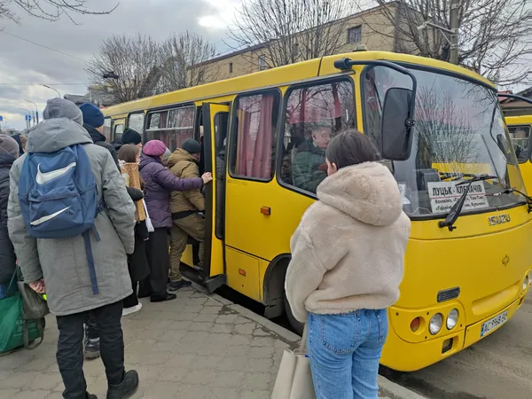 Чому проїзд у Клепачів коштує дорожче, ніж проїзд у Рокині