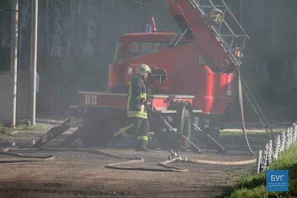 Повідомили деталі пожежі на швейній фабриці у Володимирі (фото)