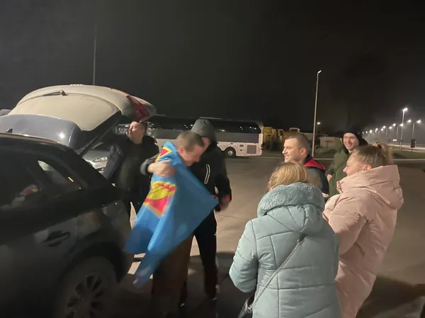 Щемлива зустріч: до Луцька після полону повернулися Юрій Романюк та Ярослав Миронюк