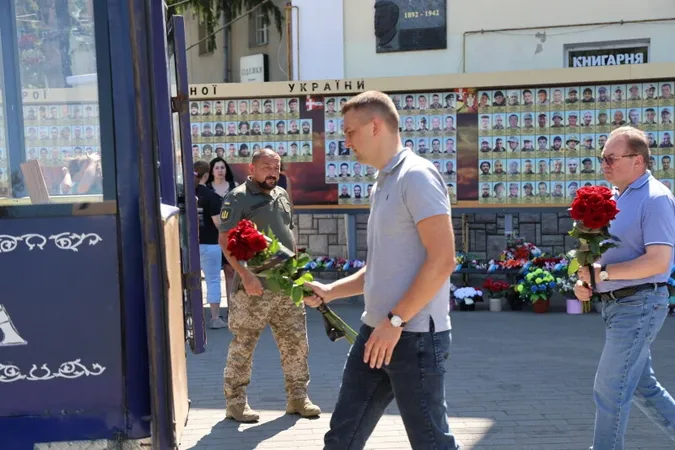 У Луцьку попрощалися з Героєм Дмитром Солонніковим (фото)