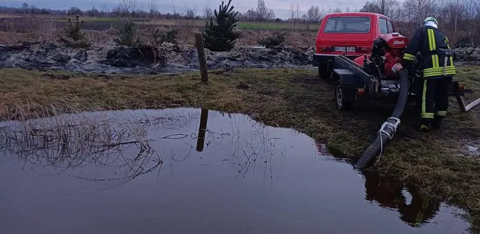 250 тонн води: на Волині людям затопило городи (фото)