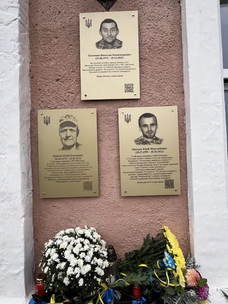 На Ковельщині відкрили меморіальні дошки у школах, де навчалися загиблі воїни (фото)