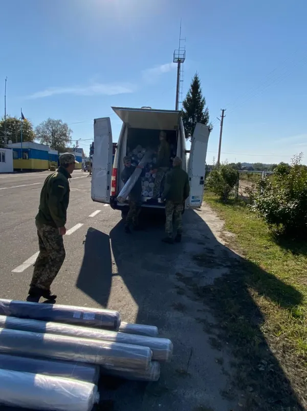 Забите сигаретами: на Волині в авто виявили подвійне дно (фото, відео)