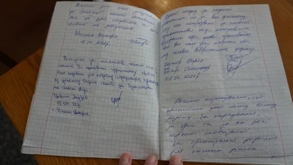 Непокинуті: молодь Луцька згуртувалась, допомагаючи переселенцям (репортаж)