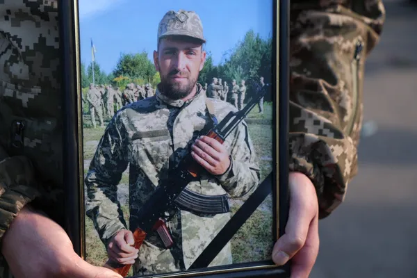 Загинув біля Часового Яру: у Луцьку попрощалися із Героєм Вадимом Мохначем