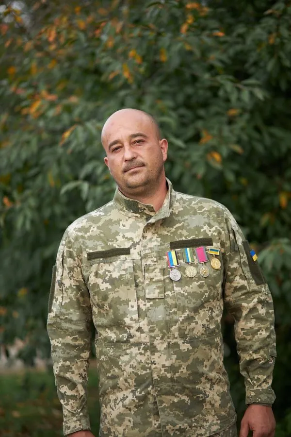 Родині воїна Ігоря Столярука вручили його посмертні нагороди (фото)
