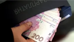 У МОЗ повідомили, що, попри карантин, вчителям не зменшуватимуть зарплат (відео)