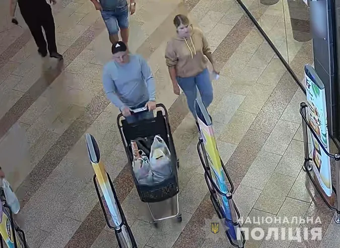 У Луцьку розшукують чоловіка і жінку, які можуть бути причетні до крадіжки (фото)