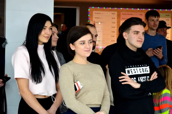 У «Промені» Сумська і Паперний роздавали автографи та робили селфі (фото)