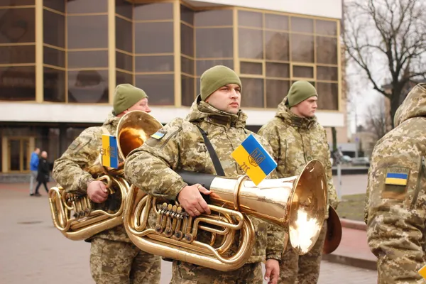 Тепер не просто формальність: як у Луцьку відзначали День Соборності (фото)
