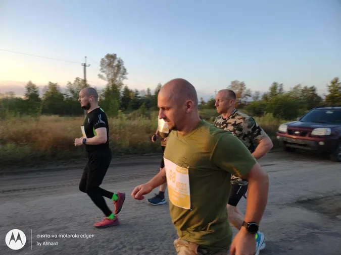 Воїни 100-ї бригади на Сході приєдналися до патріотичного забігу (фото)