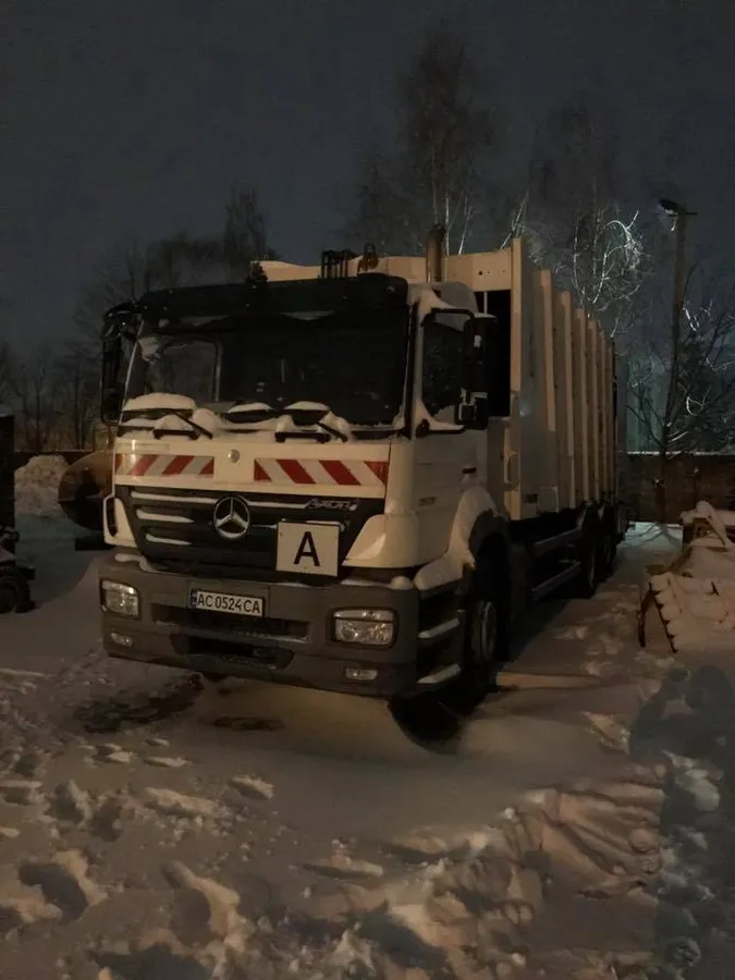 Показали нові сміттєвози «Луцькспецкомунтрансу» (Фото)