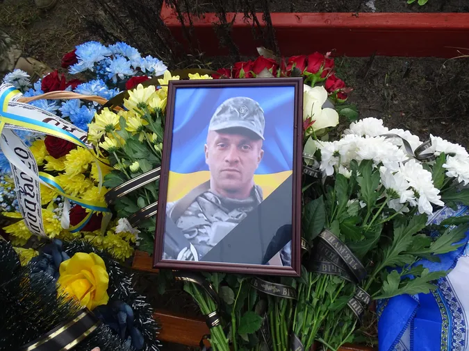На Волині попрощалися із загиблим захисником Олександром Чипчеруком (фото)