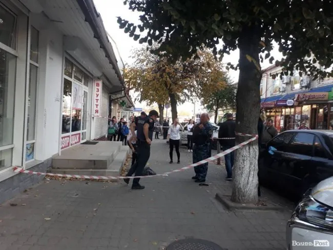 Серед білого дня у Луцьку чоловік хотів «обчистити» ломбард 