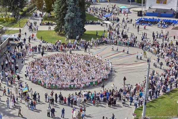 Вишиваний Луцьк з пташиної висоти (фото) 