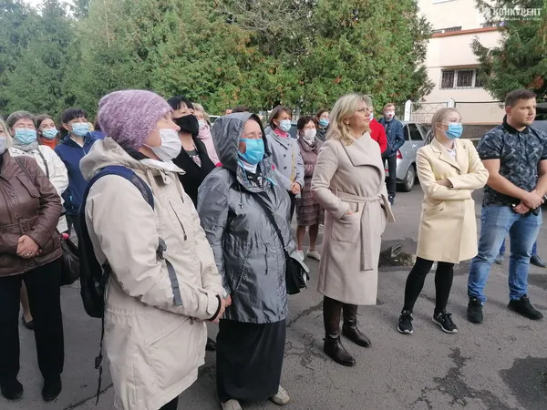 Луцький пологовий мітингує проти передачі корпусу  для COVID-19-пацієнтів