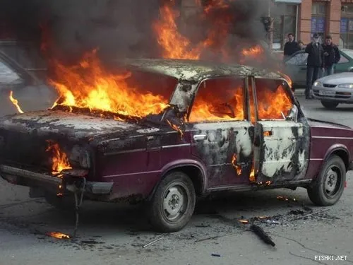 У Нововолинську у власному ВАЗі згорів 36-річний чоловік