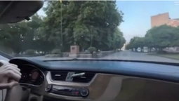 Заради хайпу: в центрі Ковеля молодик ганяв на «мерсі» тротуаром (відео)