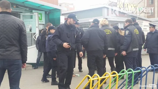 У Луцьку невідомий погрожував підірвати відділення «ПриватБанку». ФОТО