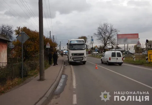 У Ковелі на пішохідному переході вантажівка збила пенсіонерку (фото)