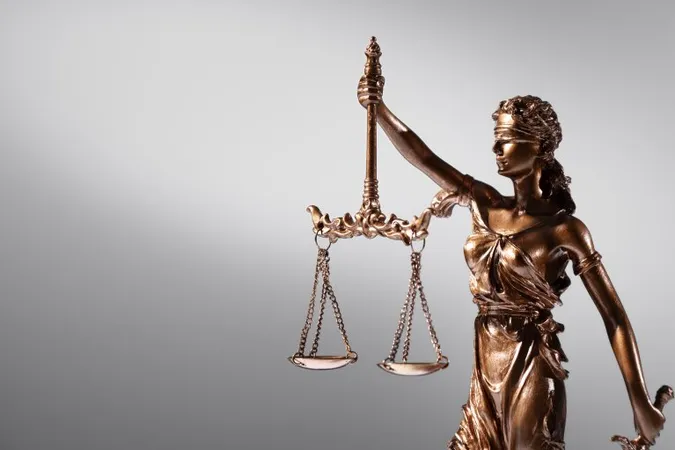 На Волині засудили адміністратора Viber-групи, який повідомляв про пересування ТЦК
