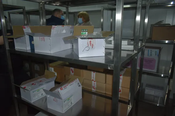 Волинь отримала першу партію вакцини проти COVID-19 (фото)