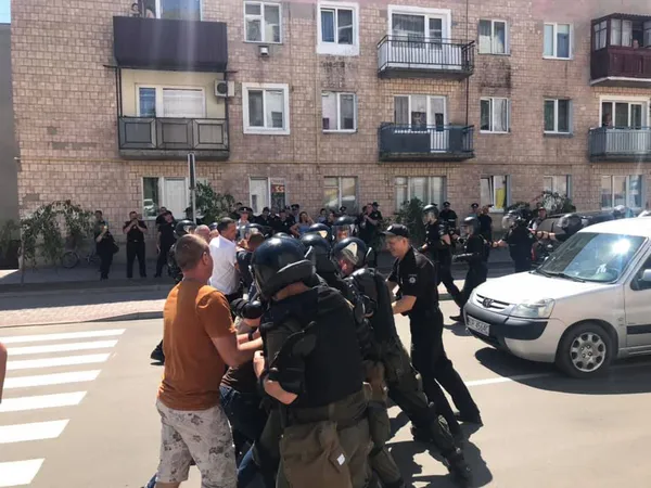Пожежа, перекриття дороги і заручники: на Волині усі служби підготувалися до виборів (фото)